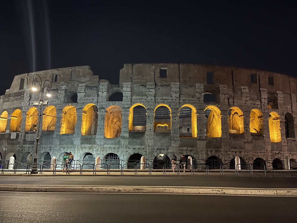 Rome - Collosseo at night